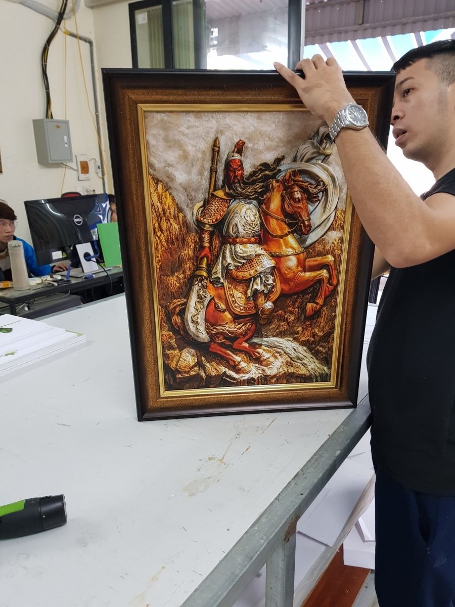 Ấn tượng nâng tầm tác phẩm nghệ thuật nhận làm khung tranh gỗ chất lượng giá rẻ