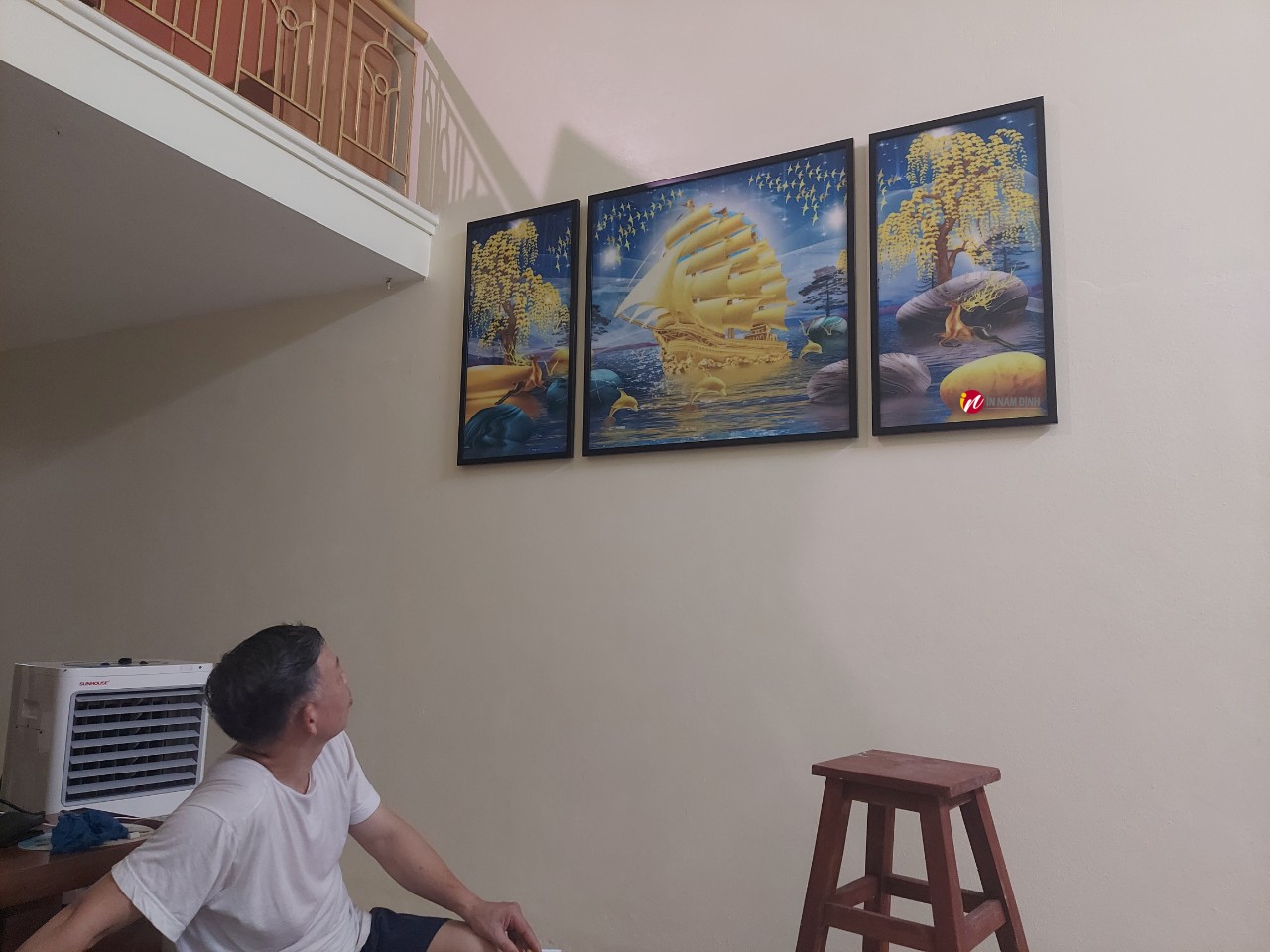 Cách chọn tranh treo phòng khách và bố trí hút lộc tài vượng khí