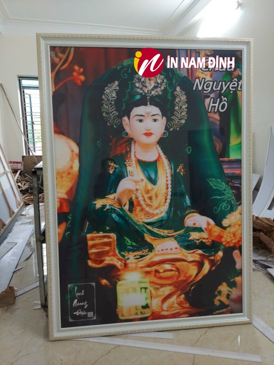 Cực phẩm tranh Chúa Nguyệt Hồ trang trí tâm linh với mẫu khung siêu bền đẹp