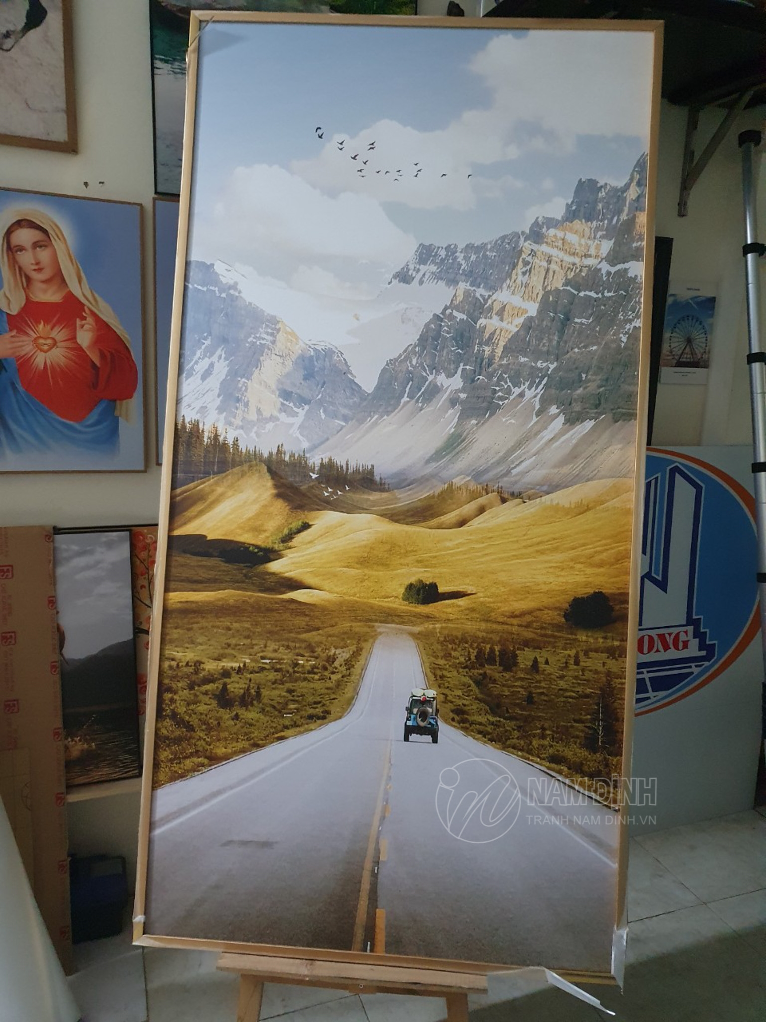 Để có được một phòng ngủ đẹp thì nên chọn tranh treo tường thế nào?