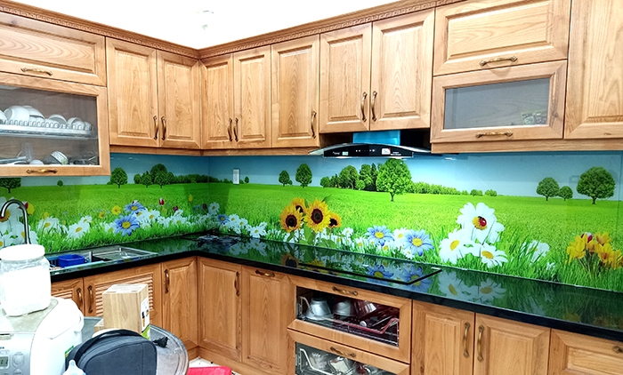 Điểm nhấn cát tường trang trí tranh kính 3d ốp bếp với nhiều ưu điểm vượt trội