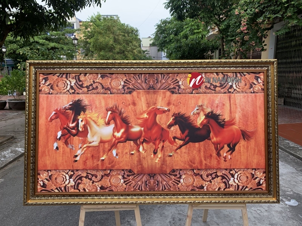 Giải mã tranh bát mã truy phong hợp với tuổi nào, treo hướng nào rước tài lộc vượng khí