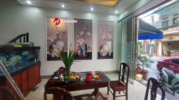 Khám phá vẻ đẹp nghệ thuật trên mỗi bức tranh treo tường phòng khách trang trí ý nghĩa nhiều năng lượng