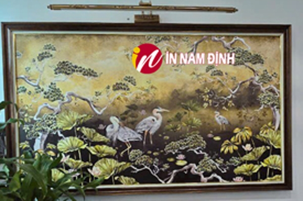 Khám phá ý nghĩa nghệ thuật độc đáo bức tranh sen hạc trong trang trí nội thất