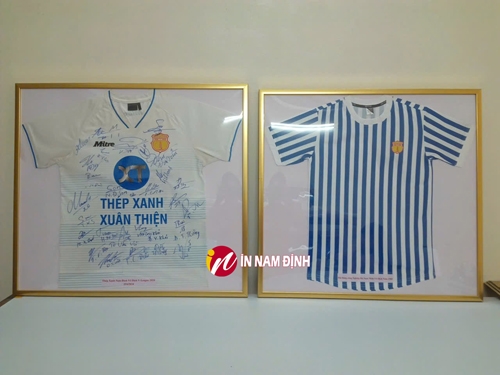 Lưu giữ khoảng khắc vinh quang nhận đóng Khung Treo áo Bóng Đá chất lượng giá rẻ tại Nam Định