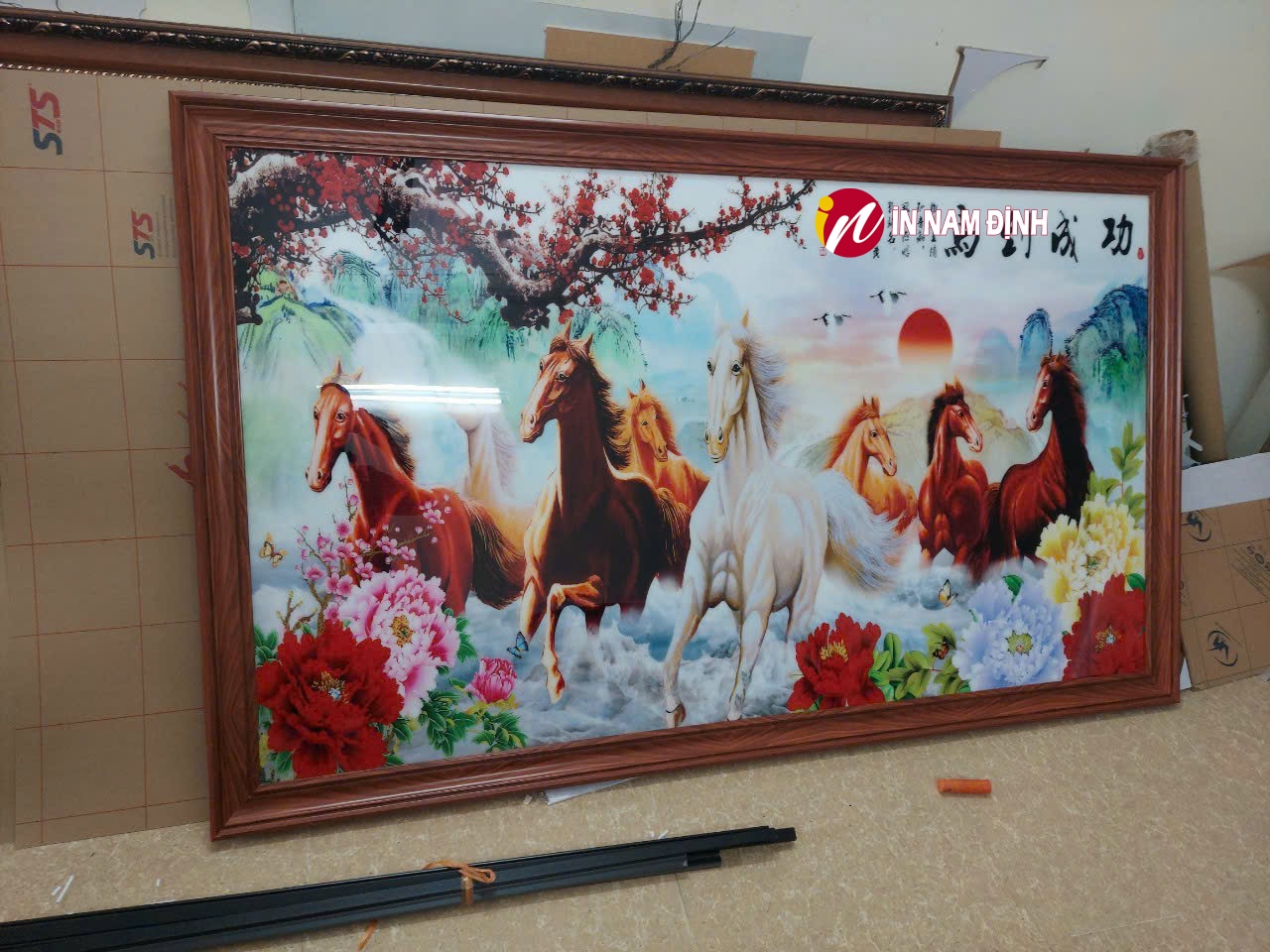 Nâng tầm nghệ thuật nhận đóng khung tranh gỗ phòng khách uy tín chất lượng tại Nam Định