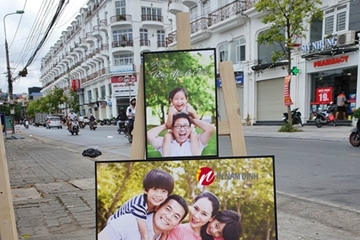 Nhận đóng khung ảnh gia đình treo tường uy tín chất lượng theo yêu cầu tại Nam Định