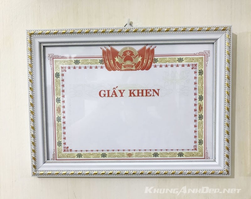 Trang trọng bền đẹp nhận đóng khung giấy khen cao cấp tại Nam Định