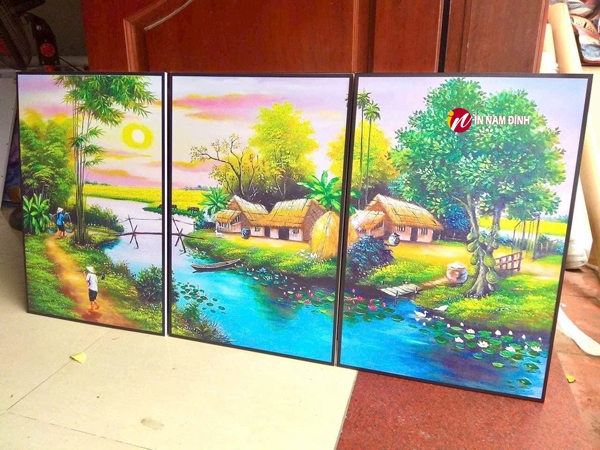 Tranh Canvas In theo yêu cầu sắc nét, giá rẻ, công nghệ in UV hiện đại