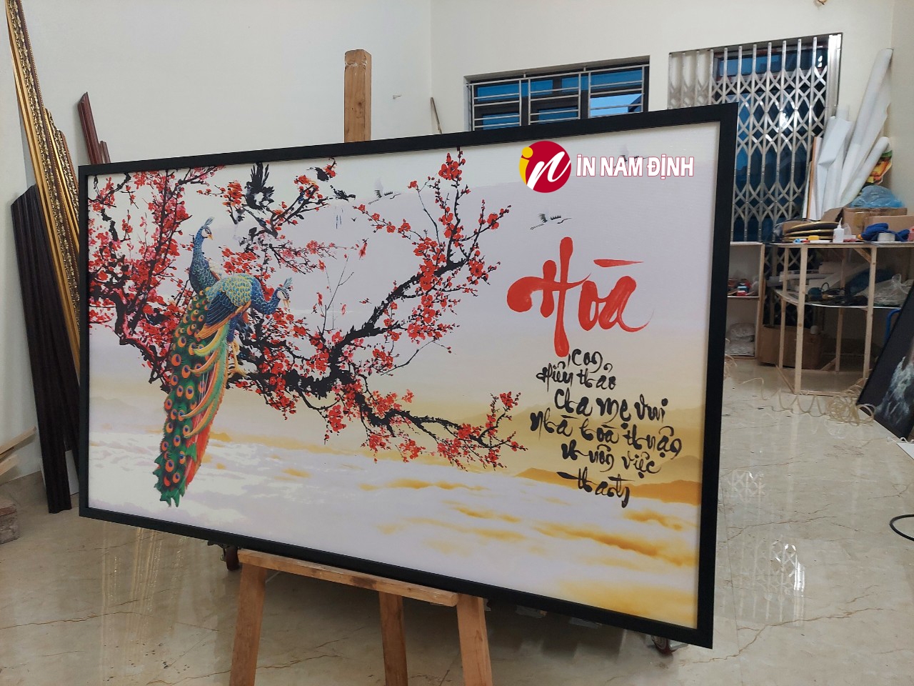 Xịn sò, mẫu tranh chim công và hoa đào đẹp trang trí thuận hòa hạnh phúc viên mãn