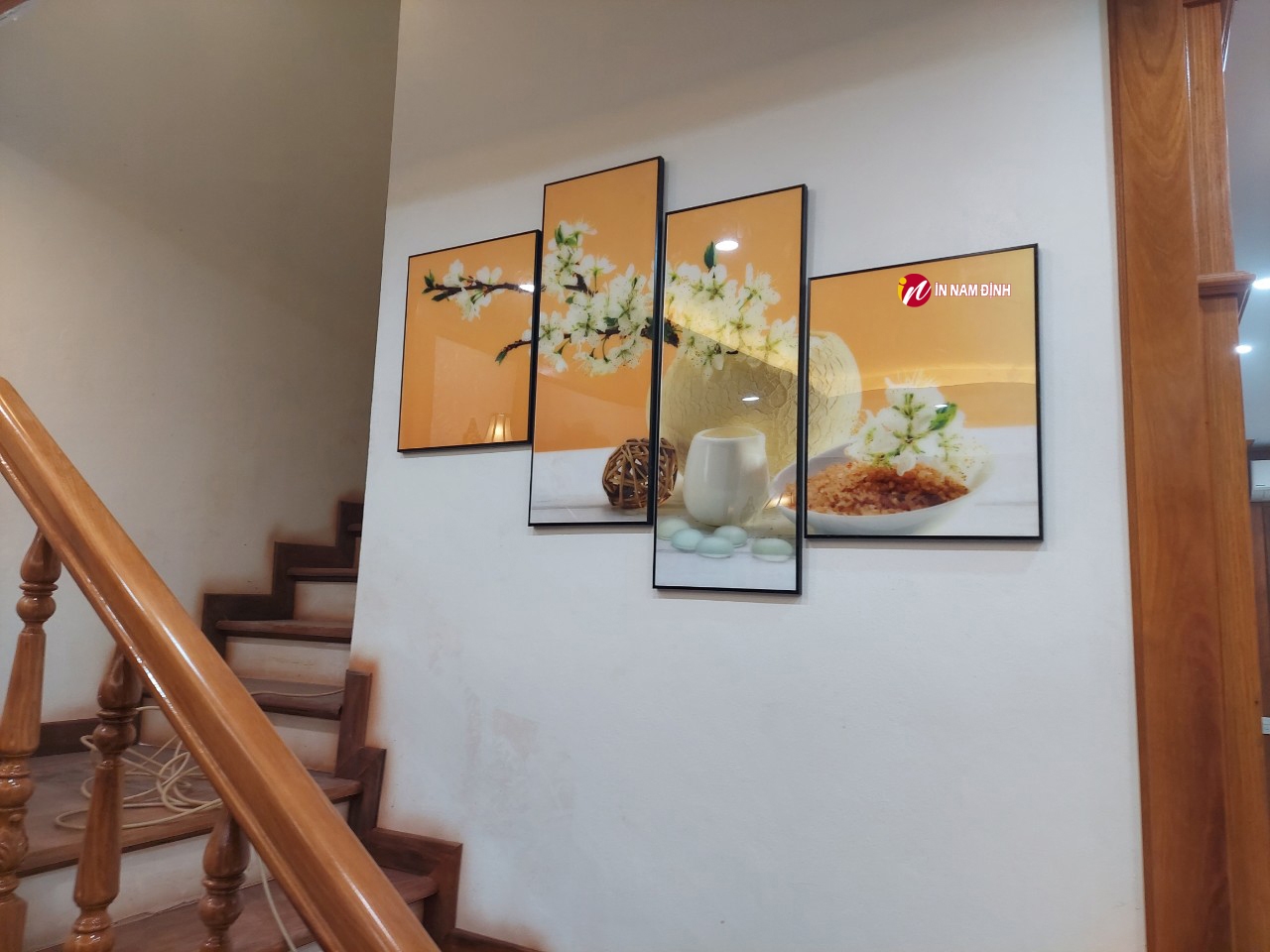 Xịn sò, tranh hoa mai trắng ý nghĩa, cách treo rước lộc tài đón xuân sum vầy